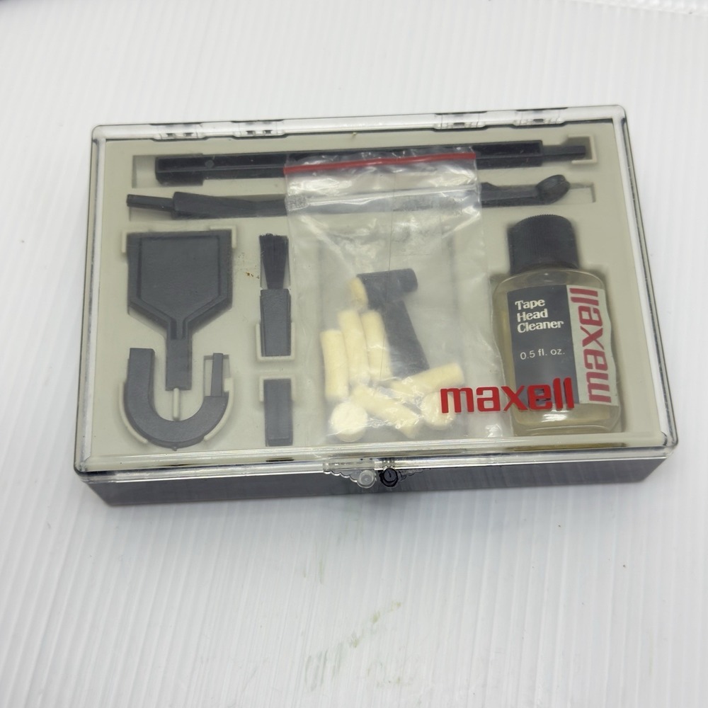 Maxell Tape Cassette Head Cleaner Kit - New in Case Complete W/Liquid